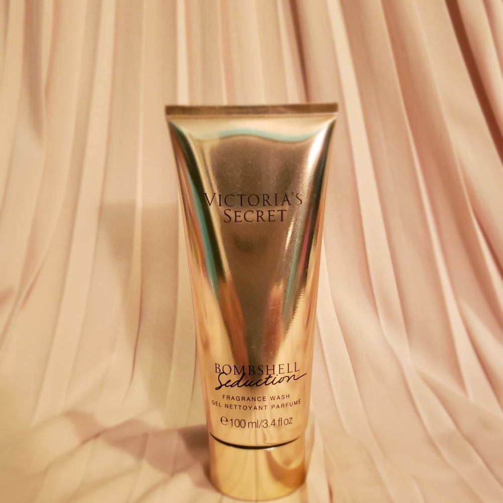 *** SOLD VS Bombshell Seduction Fragrance Wash